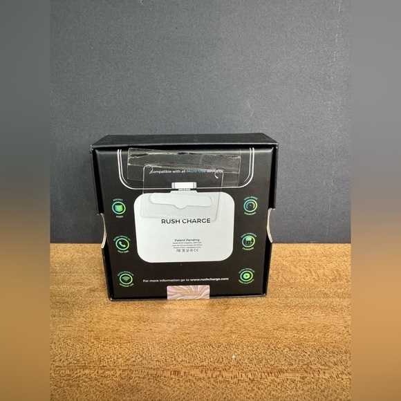 NIB Rush Charge Android 2400 mAh Power Bank Emergency Charge Anywhere Battery - Picture 2 of 5